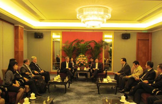 愛適易一行拜會南京市副市長李琦等領導