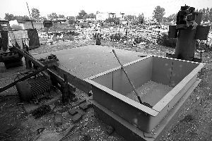 8月3日，文安縣大留鎮，以往用于“水粉”廢舊塑料的設備已經被拆除。