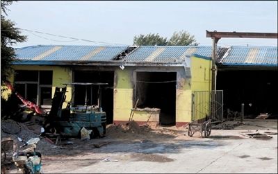 發(fā)生爆燃的廠房。本版攝影 本報記者 朱嘉磊