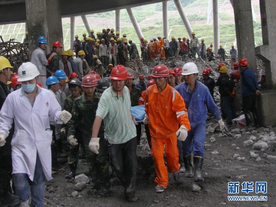 （新華網(wǎng)）（1）云南威信發(fā)生一起事故6人被埋1人受傷