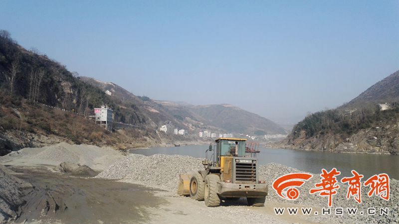 安康一采礦場裝載機(jī)作業(yè)發(fā)生事故 致2人身亡