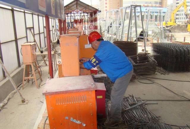 施工現(xiàn)場臨時用電安全管理六關(guān)鍵_7