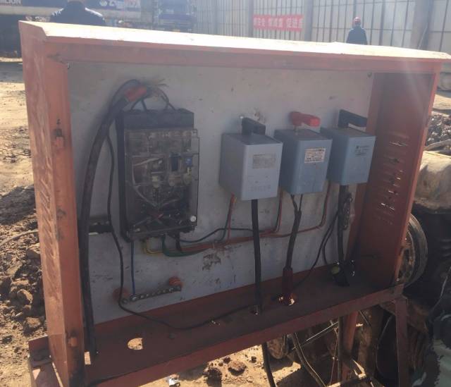 施工現(xiàn)場臨時用電安全管理要把控的六個關鍵_6