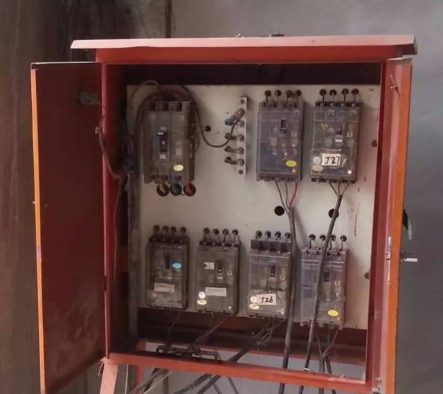 施工現(xiàn)場臨時用電安全管理要把控的六個關鍵_4