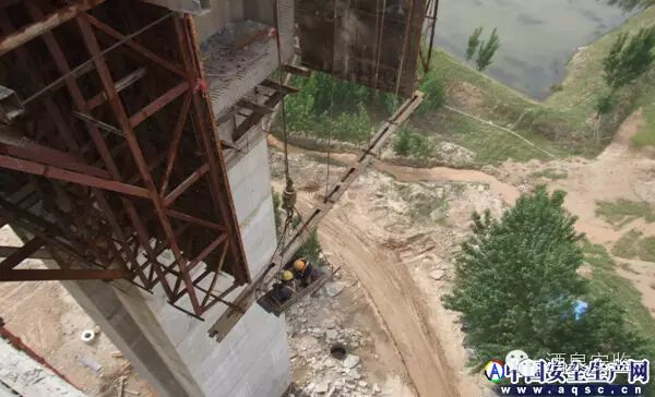 掛籃懸臂澆筑施工現場常見的安全隱患_2