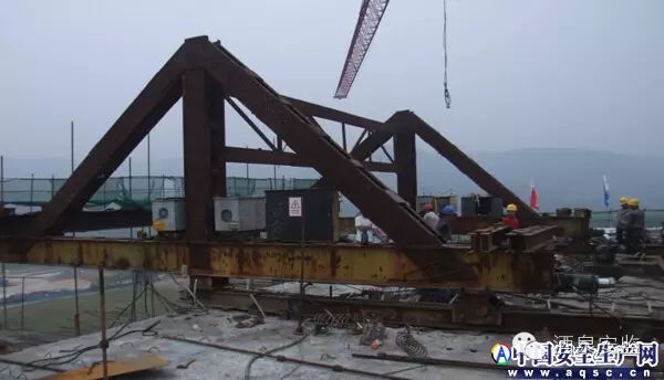 掛籃懸臂澆筑施工現場常見的安全隱患_6