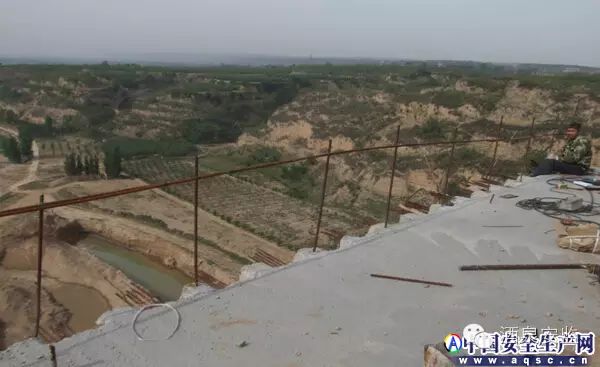 掛籃懸臂澆筑施工現場常見的安全隱患_14