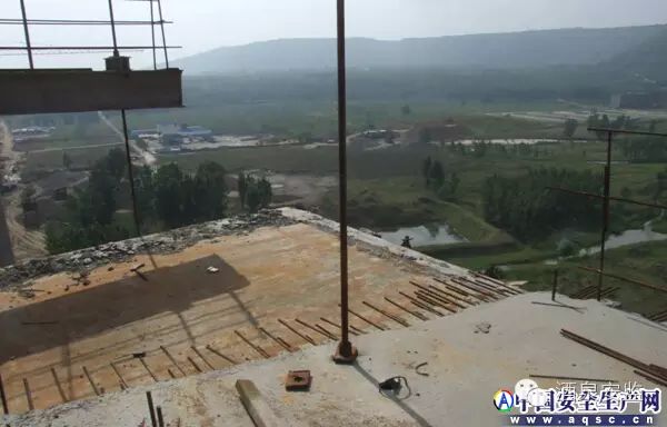 掛籃懸臂澆筑施工現場常見的安全隱患_17