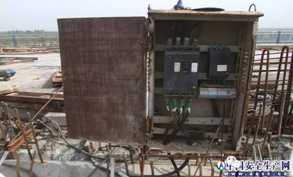 掛籃懸臂澆筑施工現場常見的安全隱患_18