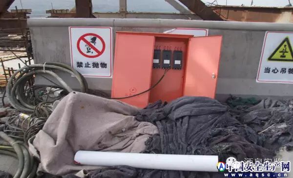 掛籃懸臂澆筑施工現場常見的安全隱患_19