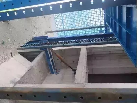 爬架施工，這9個(gè)安全隱患監(jiān)理要重點(diǎn)關(guān)注！_10