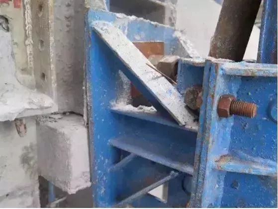 爬架施工，這9個(gè)安全隱患監(jiān)理要重點(diǎn)關(guān)注！_17