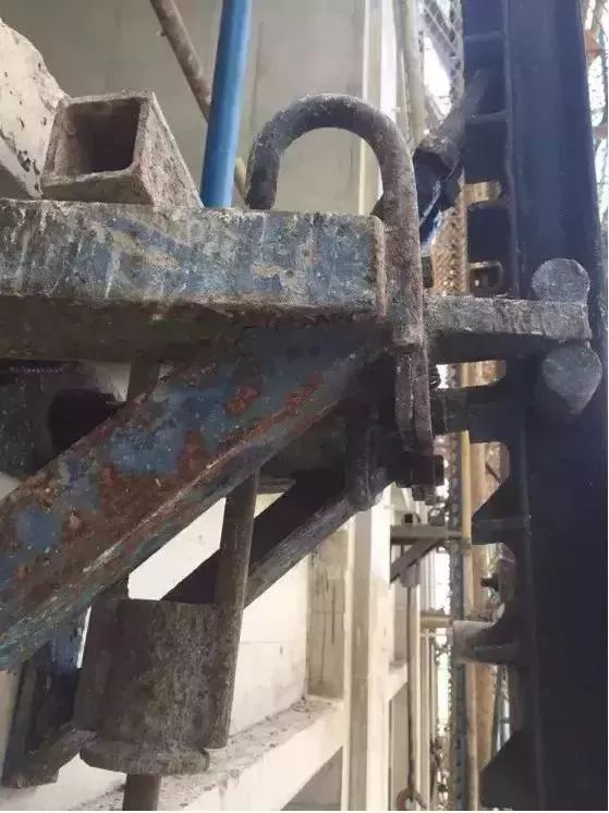 爬架施工，這9個(gè)安全隱患監(jiān)理要重點(diǎn)關(guān)注！_18