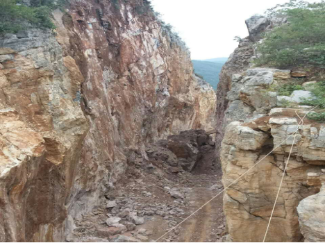 南漳縣騰運礦業有限公司華龍方解石礦“10.02”較大坍塌事故調查報告