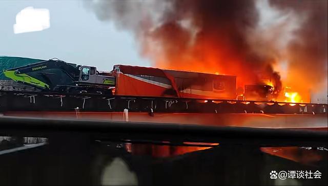 湖南高速多車相撞致16死66傷 現場畫面曝光一片狼藉