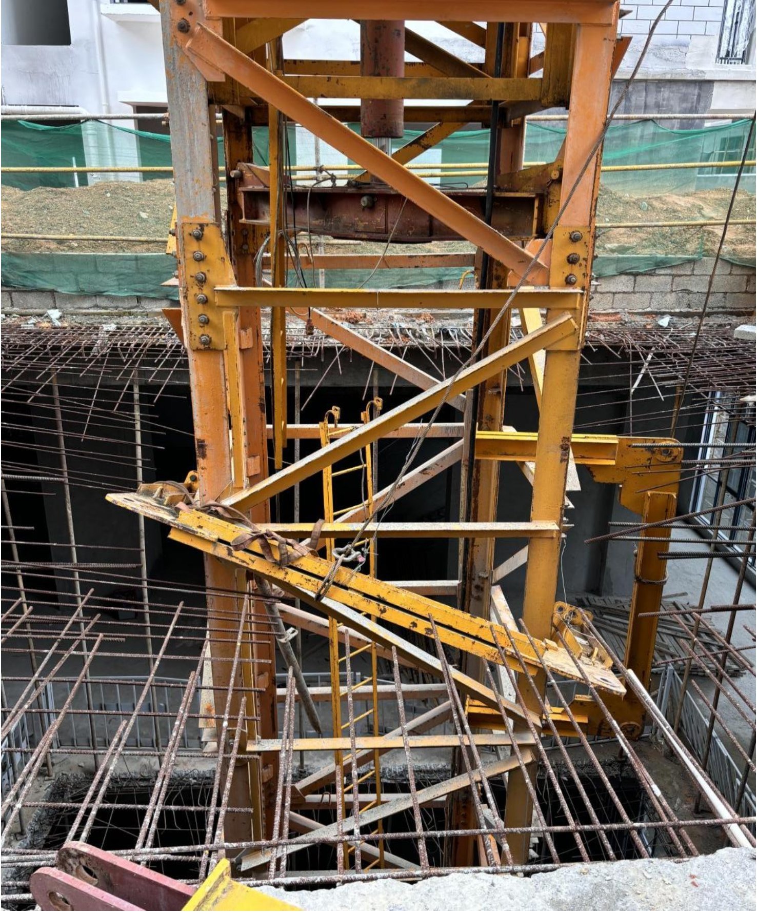 凌云縣馬棧市場(chǎng)建設(shè)項(xiàng)目“6·25”高處墜落事故調(diào)查報(bào)告