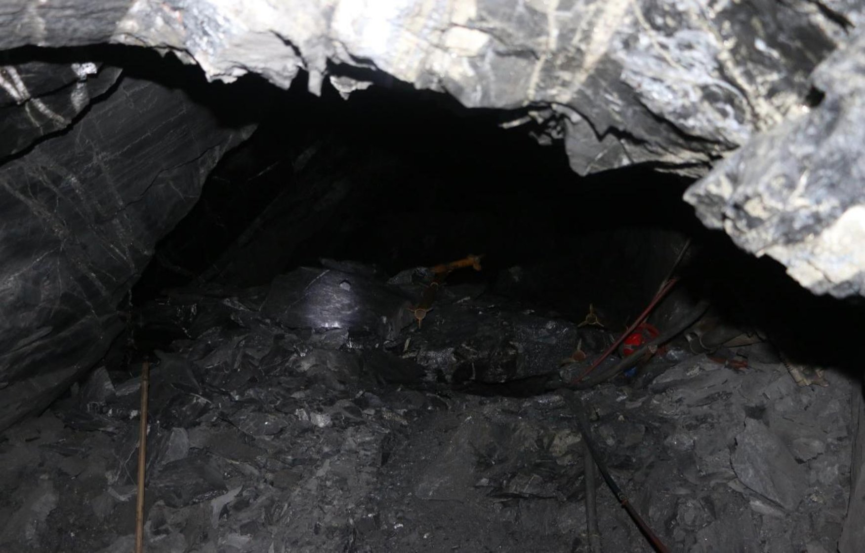 廣西河池金城江河池五吉箭豬坡礦業(yè)有限公司“9?17”一般冒頂事故調(diào)查報告