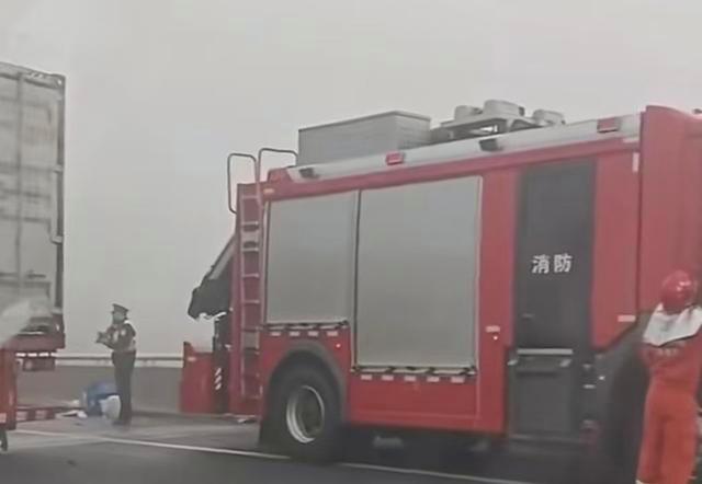 G40滬陜高速發生多車事故 致1死